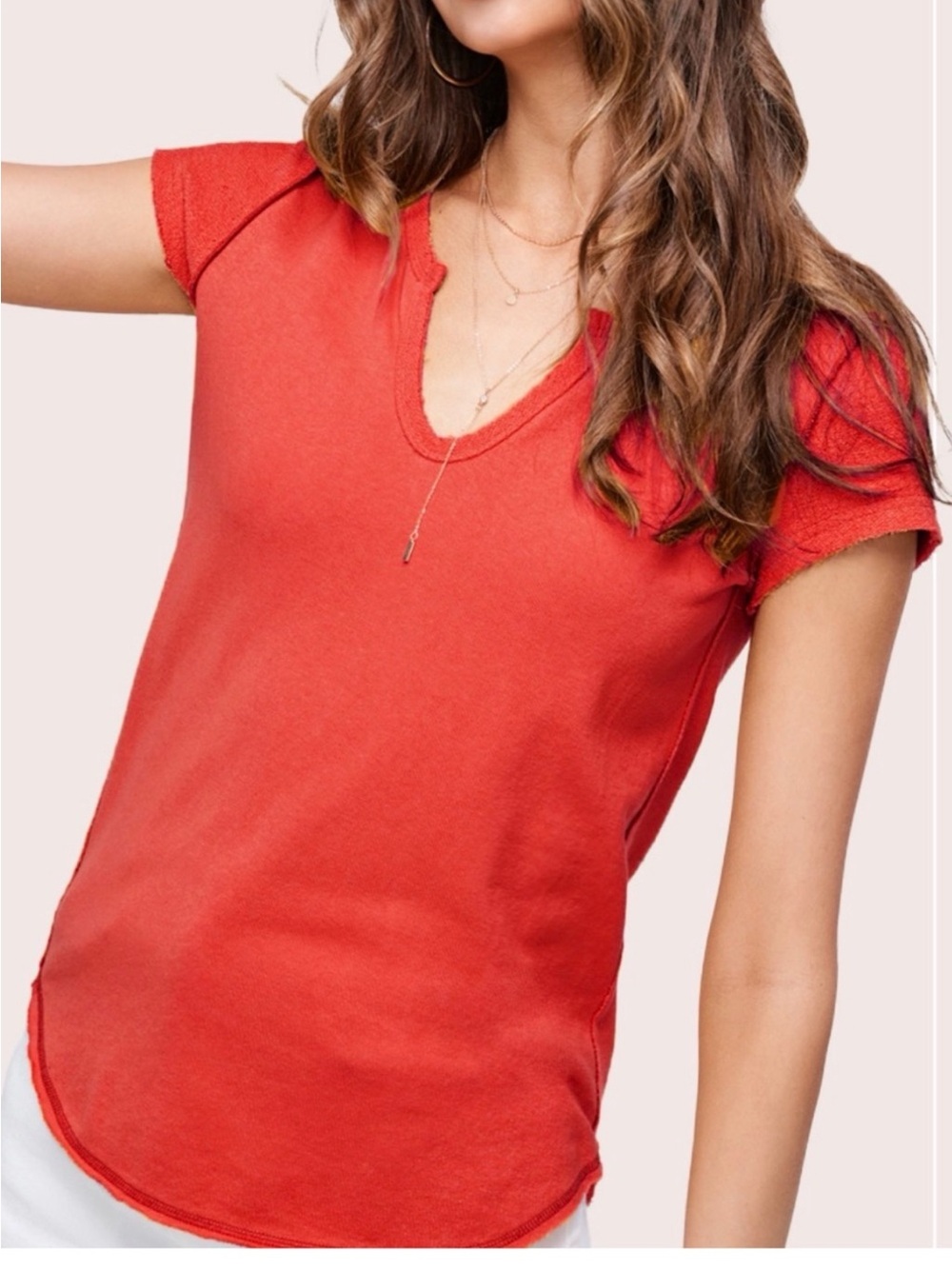 LA MIEL Red Short-Sleeve Notch Neck Tee
